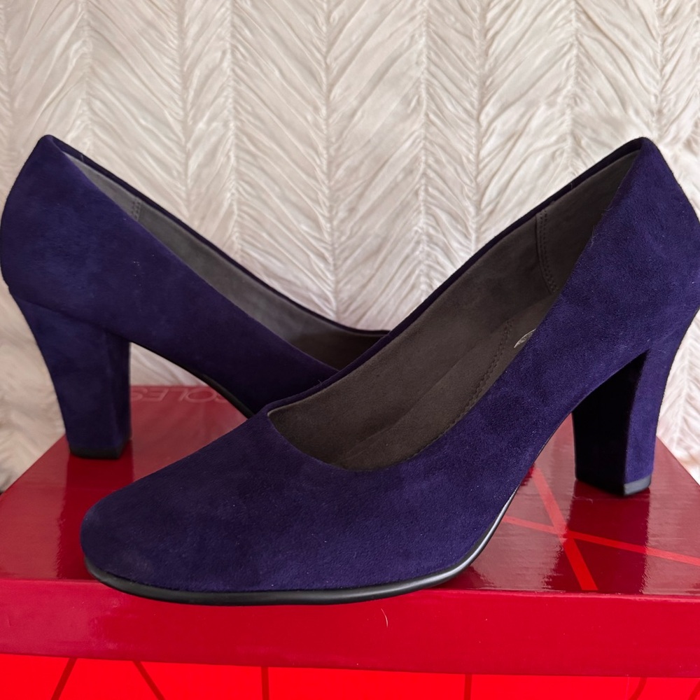 NEW Heels